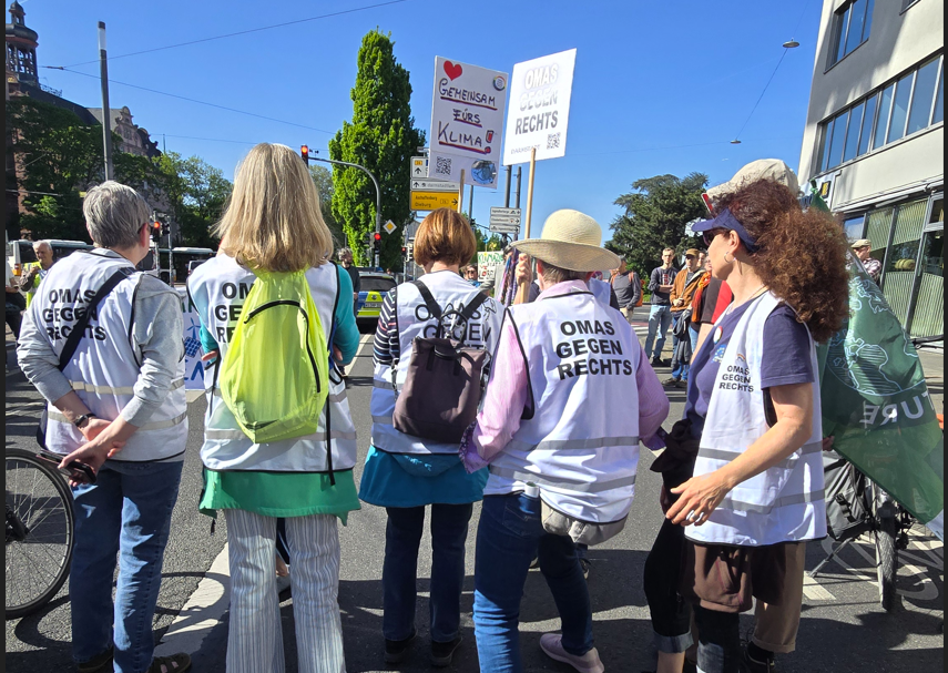 OMAS GEGEN RECHTS auf der Klimademo am 25.04.2026